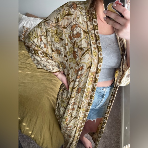 Jen’s Pirate Booty Paradise Kimono OS - Picture 1 of 11